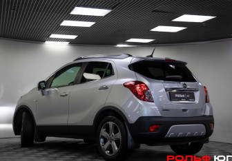 Подержанный автомобиль Opel Mokka 2013 года (20 фото)