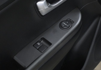 Подержанный автомобиль Kia Rio Sedan 2012 года (15 фото)