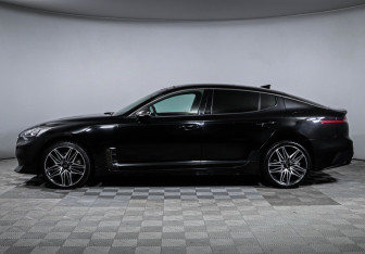 Подержанный автомобиль Kia Stinger 2021 года (8 фото)
