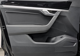 Подержанный автомобиль Volkswagen Touareg 2018 года (18 фото)