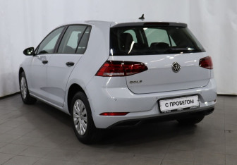 Подержанный автомобиль Volkswagen Golf Hatchback 2018 года (6 фото)