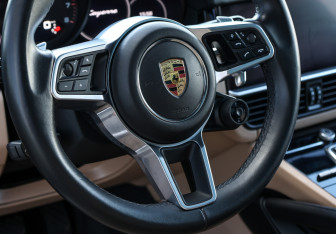 Подержанный автомобиль Porsche Cayenne 2021 года (28 фото)