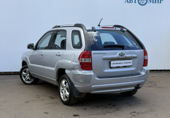 Подержанный автомобиль Kia Sportage 2007 года (7 фото)