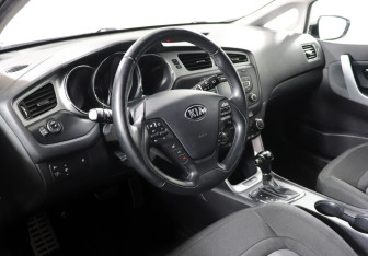 Подержанный автомобиль Kia Ceed Hatchback 2014 года (8 фото)