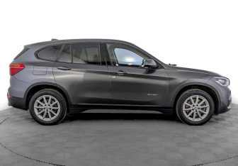 Подержанный автомобиль BMW X1 2017 года (4 фото)