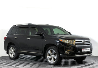 Подержанный автомобиль Toyota Highlander 2013 года (3 фото)