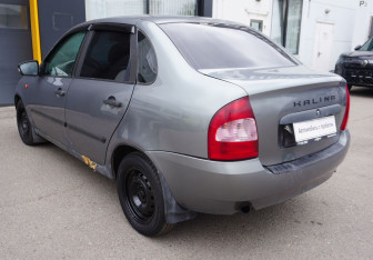 Подержанный автомобиль LADA (ВАЗ) Kalina Sedan 2008 года (7 фото)