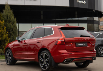 Подержанный автомобиль Volvo XC60 2018 года (5 фото)