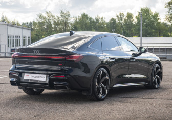 Подержанный автомобиль Audi A5 Liftback 2025 года (6 фото)