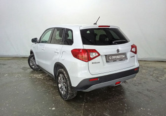Подержанный автомобиль Suzuki Vitara 2018 года (7 фото)