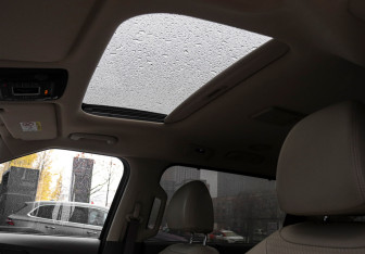 Подержанный автомобиль Kia Carnival 2021 года (25 фото)