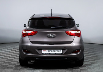 Подержанный автомобиль Hyundai i30 Hatchback 2014 года (6 фото)