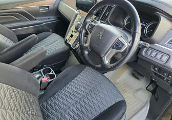 Подержанный автомобиль Mitsubishi Delica D:5 2019 года (9 фото)