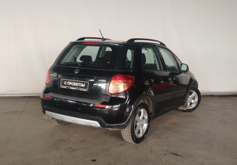 Подержанный автомобиль Suzuki SX4 Hatchback 2010 года (5 фото)