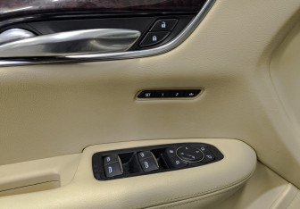 Подержанный автомобиль Cadillac XT5 2016 года (28 фото)