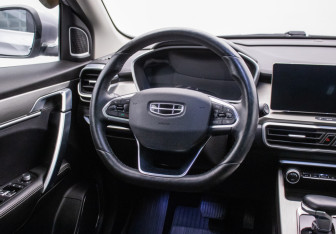 Подержанный автомобиль Geely Coolray 2022 года (15 фото)
