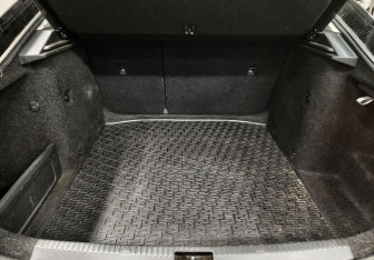 Подержанный автомобиль Skoda Octavia Liftback 2018 года (14 фото)