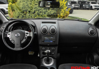 Подержанный автомобиль Nissan Qashqai 2012 года (10 фото)