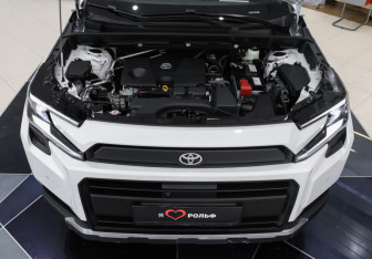 Новый Toyota RAV4 2025 (11 фото)