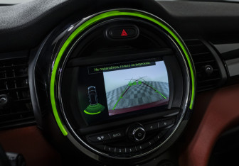 Подержанный автомобиль MINI Hatch 2020 года (14 фото)