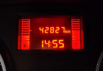 Подержанный автомобиль Renault Duster 2014 года (17 фото)