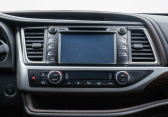 Подержанный автомобиль Toyota Highlander 2013 года (14 фото)