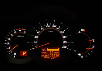 Подержанный автомобиль Toyota RAV4 2010 года (13 фото)