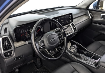 Подержанный автомобиль Kia Sorento 2021 года (15 фото)
