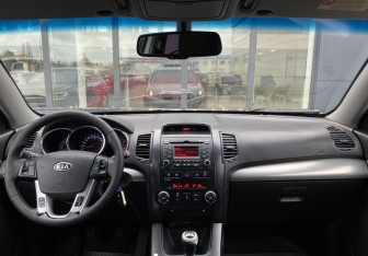 Подержанный автомобиль Kia Sorento 2011 года (11 фото)