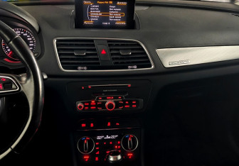 Подержанный автомобиль Audi Q3 2015 года (13 фото)