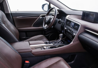 Подержанный автомобиль Lexus RX 2017 года (9 фото)