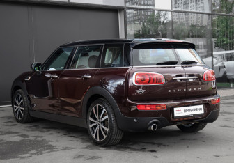 Подержанный автомобиль MINI Clubman Wagon 2018 года (7 фото)
