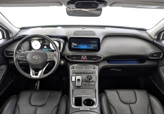 Подержанный автомобиль Hyundai Santa Fe 2022 года (14 фото)