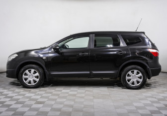 Подержанный автомобиль Nissan Qashqai+2 2012 года (8 фото)