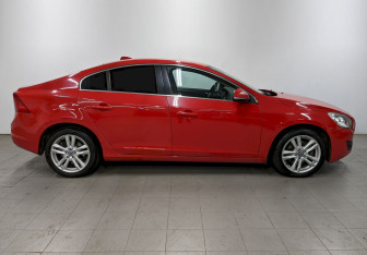 Подержанный автомобиль Volvo S60 2012 года (4 фото)