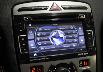 Подержанный автомобиль Peugeot 408 2016 года (19 фото)