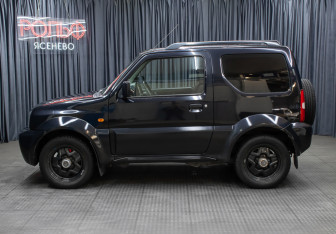 Подержанный автомобиль Suzuki Jimny 2012 года (8 фото)