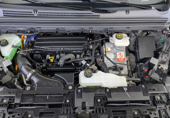 Подержанный автомобиль Voyah Dream 2023 года (18 фото)