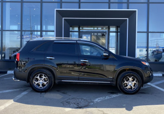 Подержанный автомобиль Kia Sorento 2012 года (4 фото)