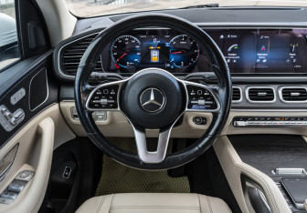 Подержанный автомобиль Mercedes-Benz GLE 2021 года (10 фото)