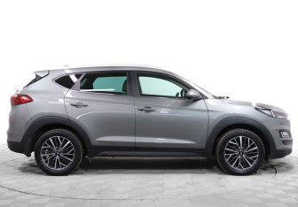 Подержанный автомобиль Hyundai Tucson 2019 года (4 фото)