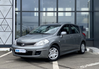 Подержанный автомобиль Nissan Tiida Hatchback 2012 года (1 фото)