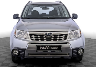 Подержанный автомобиль Subaru Forester Suv 2012 года (2 фото)