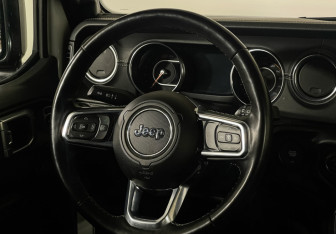 Подержанный автомобиль Jeep Wrangler 2019 года (14 фото)