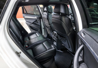 Подержанный автомобиль BMW X6 M 2012 года (12 фото)