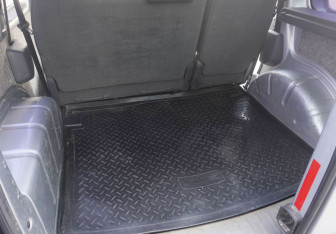 Подержанный автомобиль Volkswagen Caddy Compactvan 2011 года (9 фото)