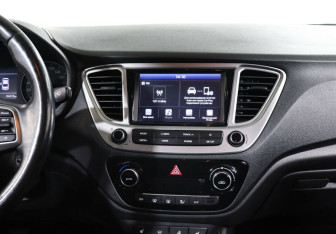 Подержанный автомобиль Hyundai Solaris Sedan 2019 года (11 фото)