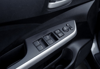 Подержанный автомобиль Honda CR-V 2014 года (20 фото)