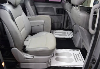 Подержанный автомобиль Hyundai Grand Starex 2011 года (12 фото)