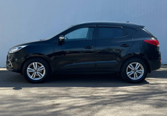 Подержанный автомобиль Hyundai ix35 2014 года (8 фото)